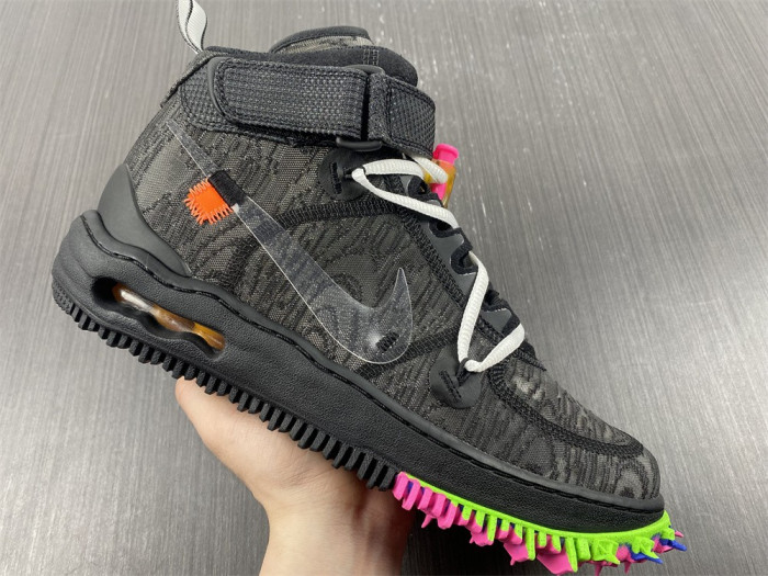 OW AIR FORCE 1 MID BLACK DO6290-001