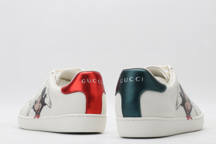 GC ACE EMBROIDERED LOW-TOP SNEAKER GC-18