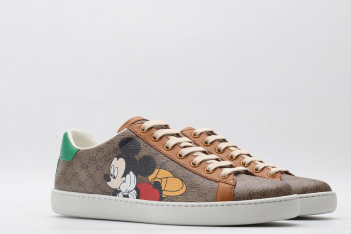 GC ACE EMBROIDERED LOW-TOP SNEAKER GC-19