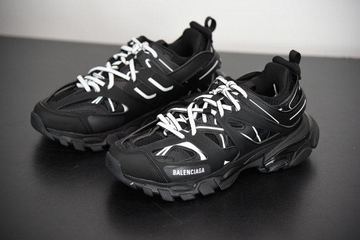 BL TRAINERS TRACK