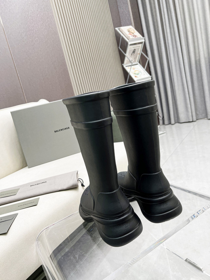 ba*len*cia*ga x Cr*0*s chunky rubber boots