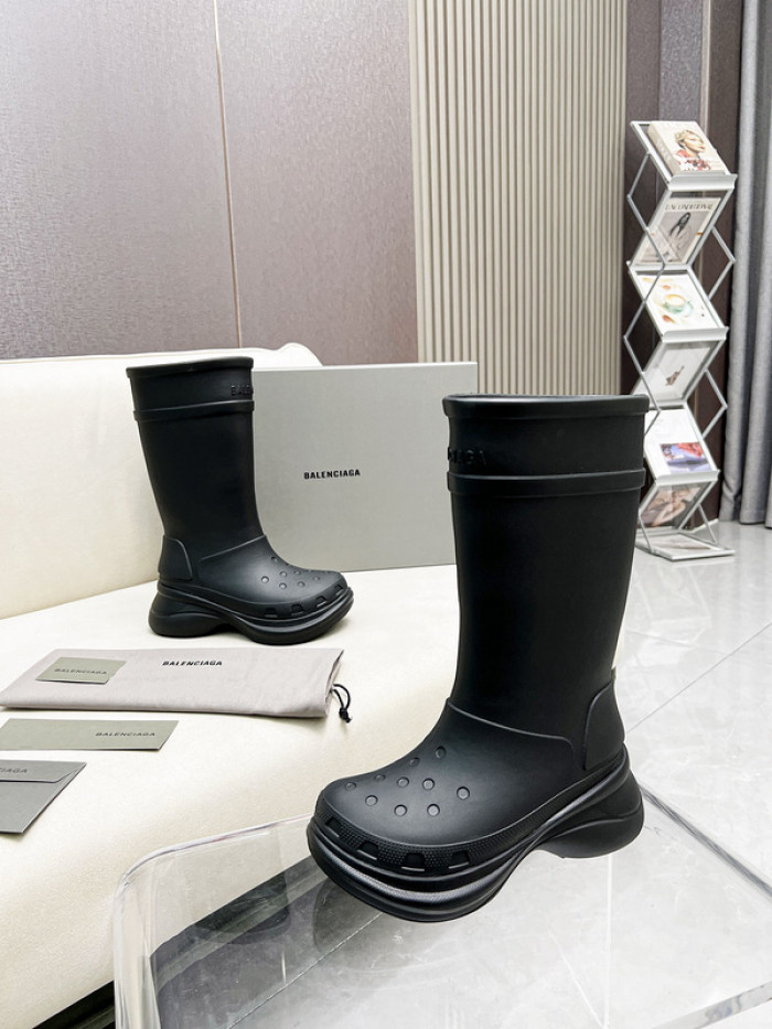 ba*len*cia*ga x Cr*0*s chunky rubber boots