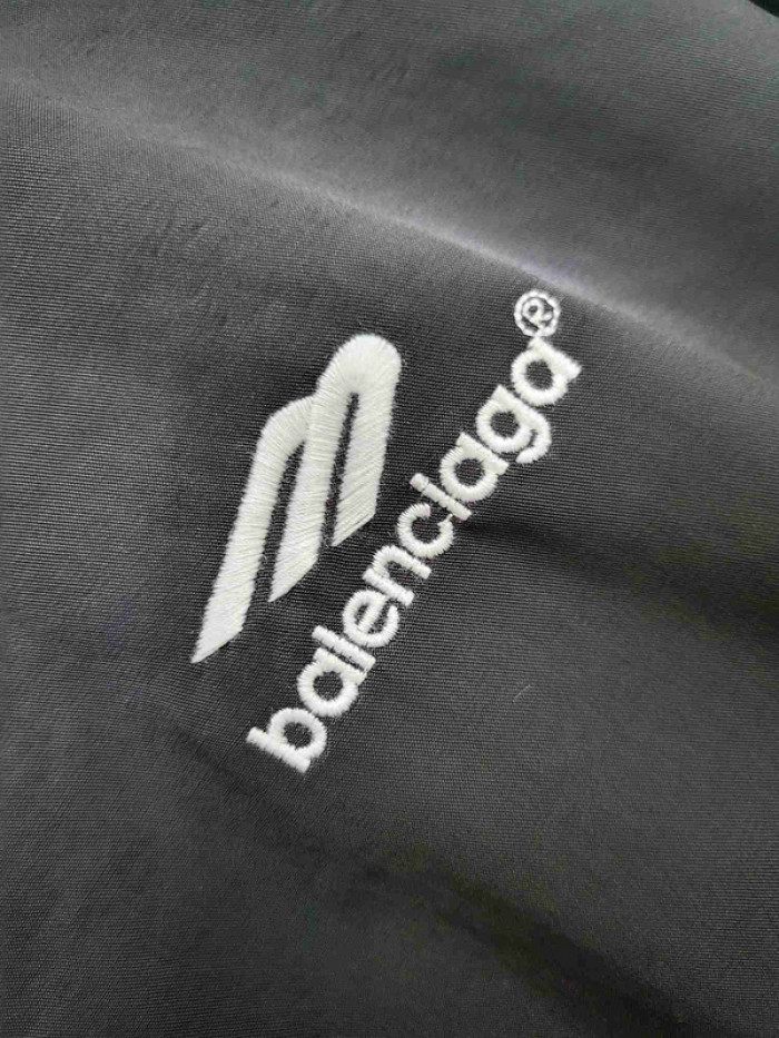 B*ALENCI*GA B023