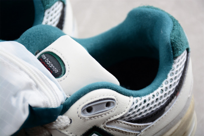 New Balance 2002R 