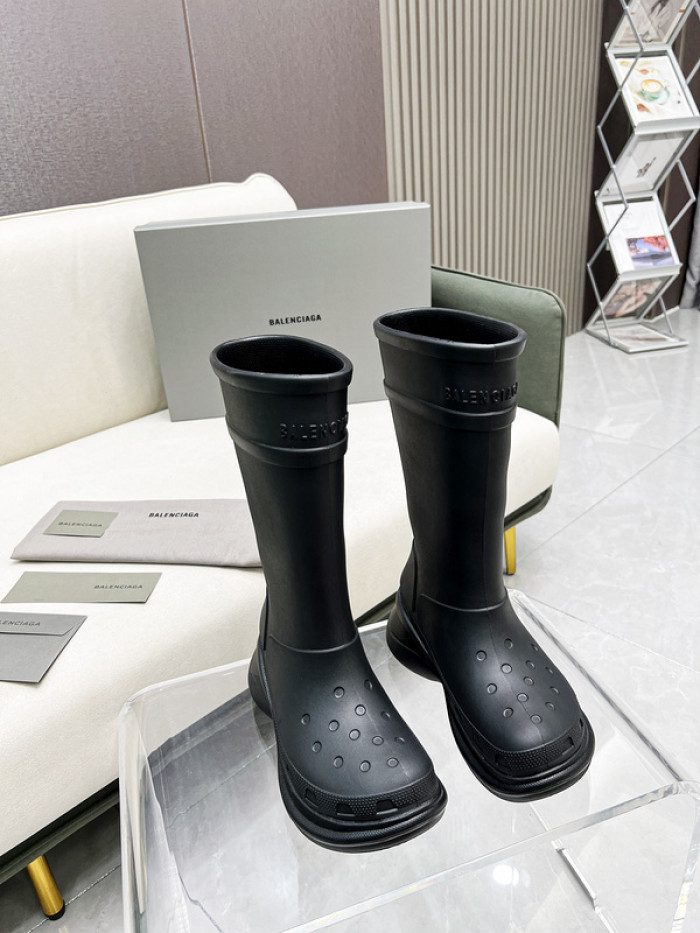 ba*len*cia*ga x Cr*0*s chunky rubber boots