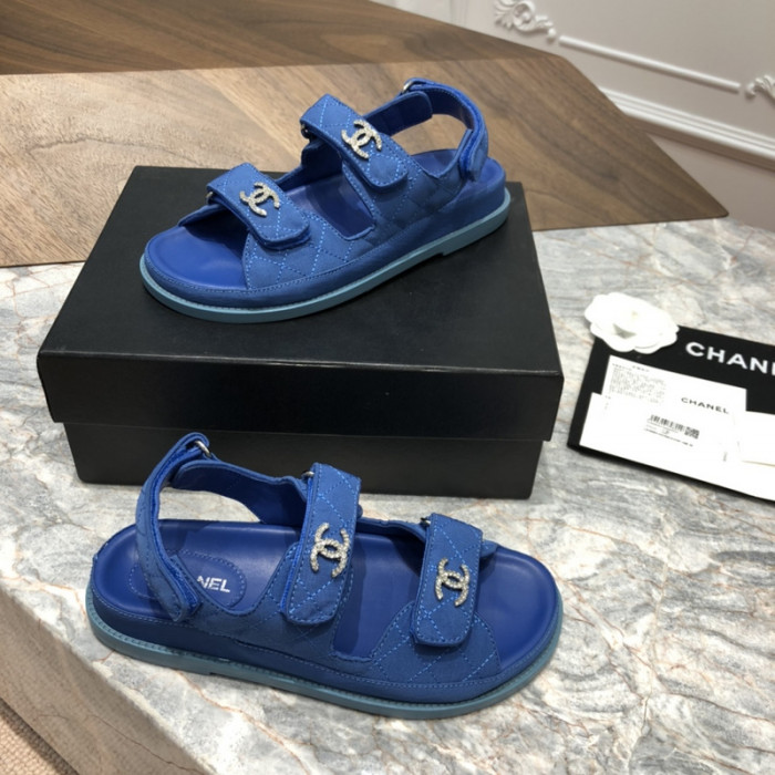 C*HANEL SLIDES C-07