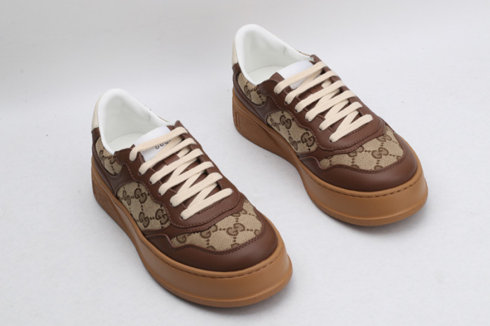 GC LOW-TOP SNEAKER