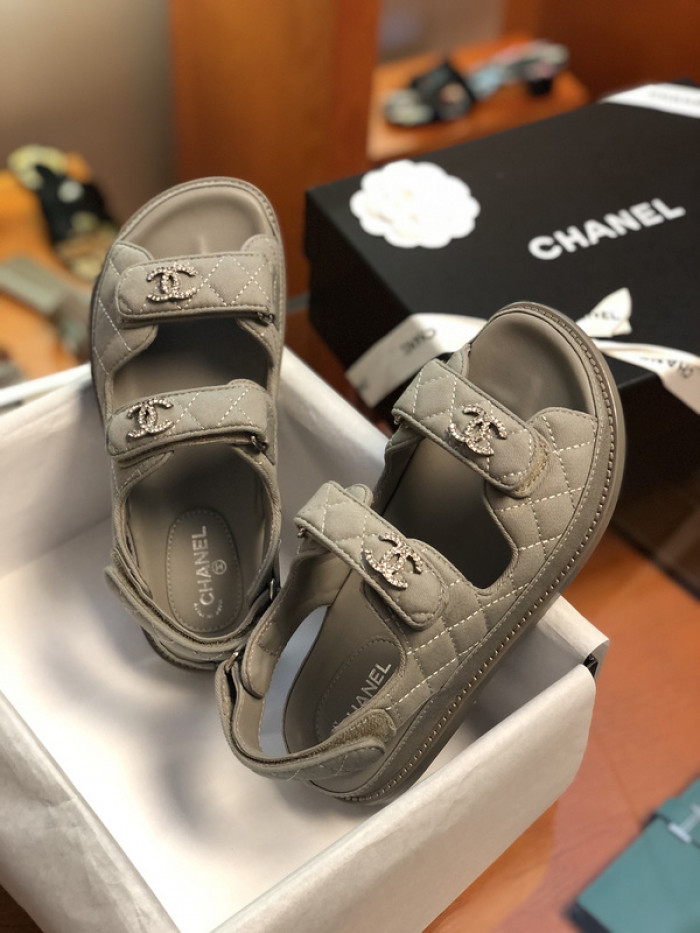 C*HANEL SLIDES C-03